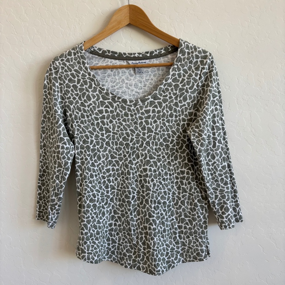 Tommy Bahama Women's Ashby Safari T-Shirt , Size XS, Color Tea Leaf, beach 🏝️